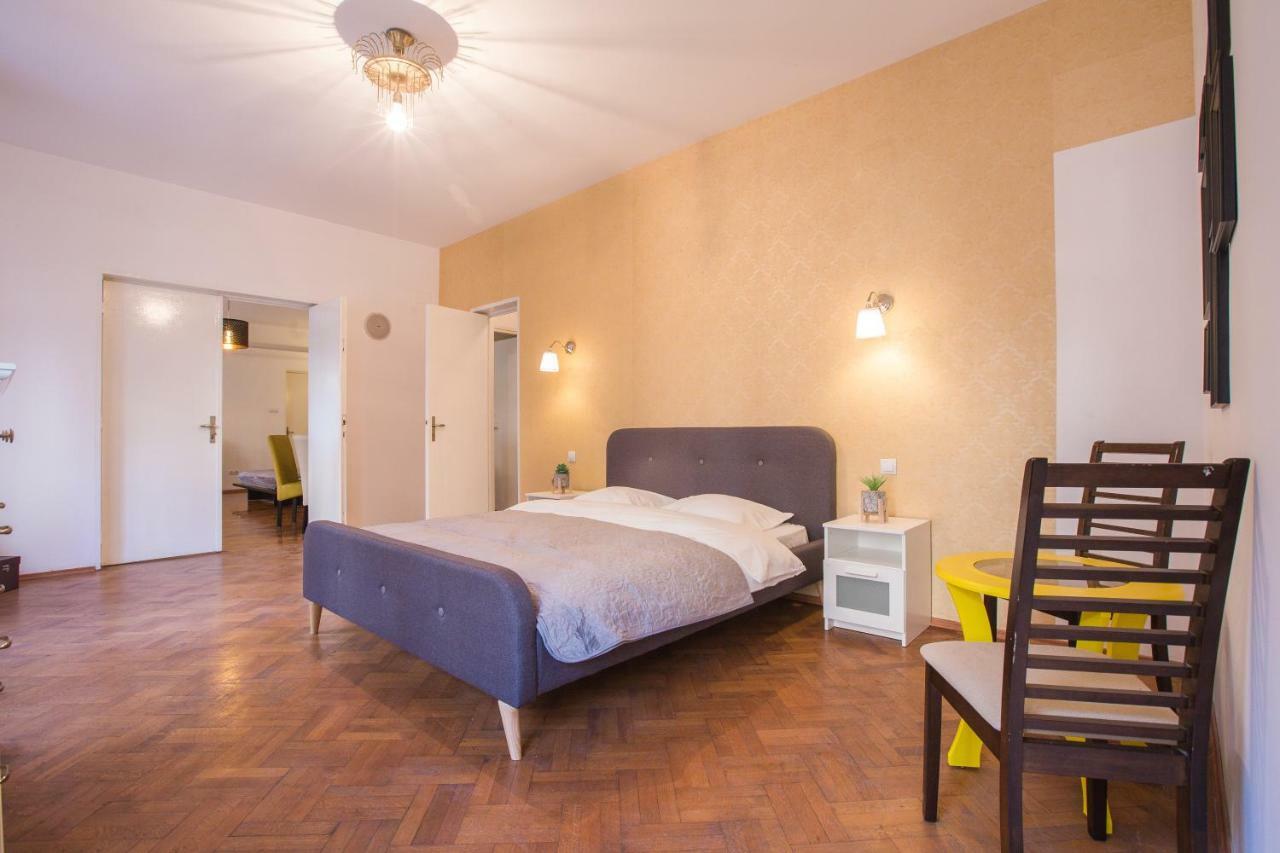 Color Apartments Nicolae Tonitza St ブカレスト エクステリア 写真