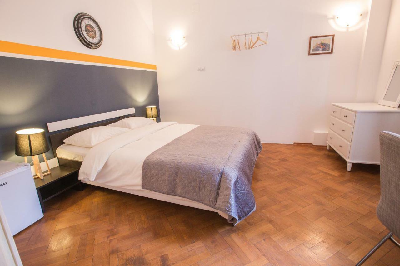 Color Apartments Nicolae Tonitza St ブカレスト エクステリア 写真