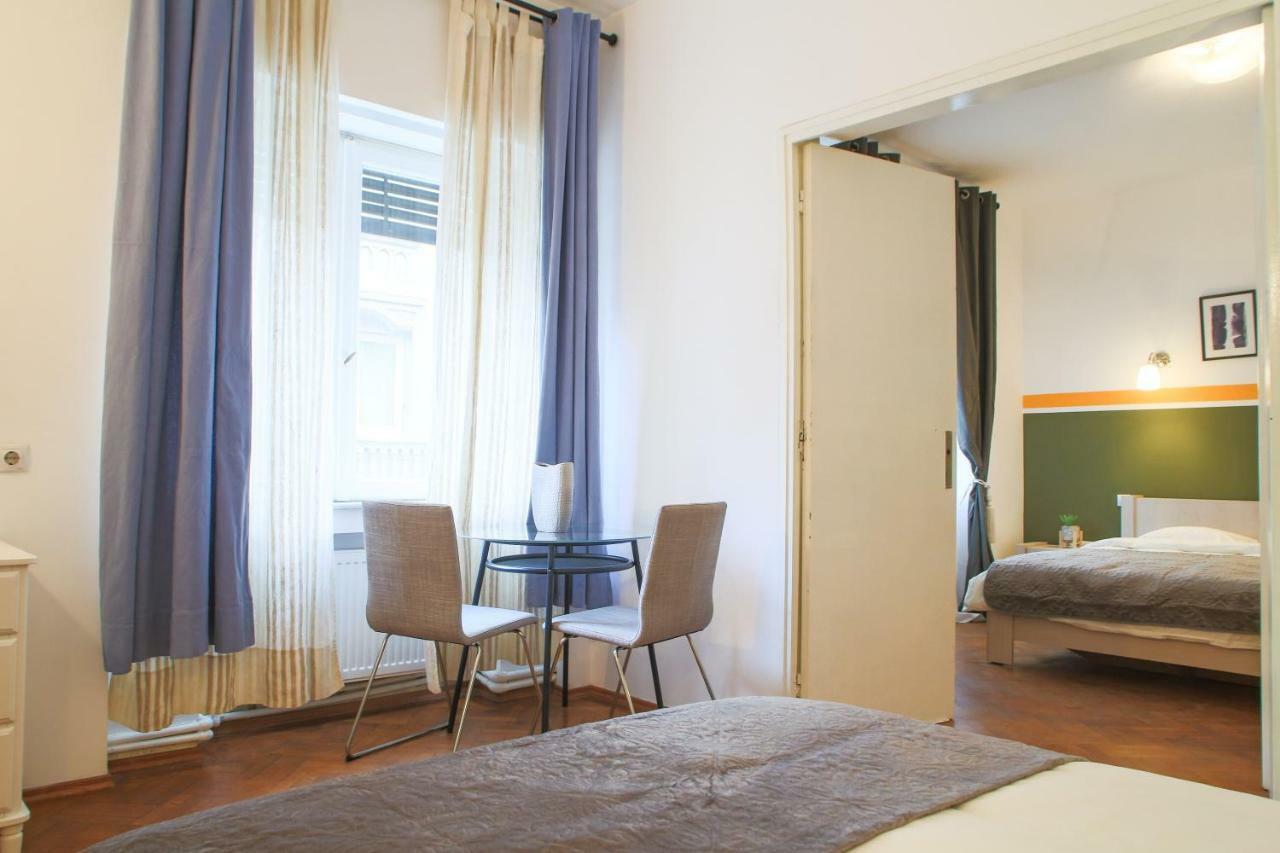 Color Apartments Nicolae Tonitza St ブカレスト エクステリア 写真